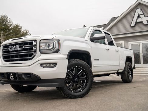 Used 2017 GMC Sierra 1500 SLE w/ SLE Value Package image 1