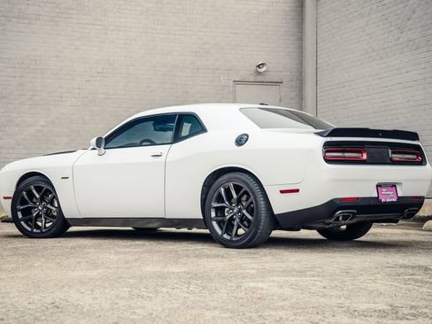 Used 2022 Dodge Challenger R/T w/ Blacktop Package RWD image 3
