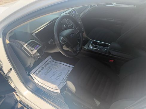 Used 2018 Ford Fusion SE FWD image 10