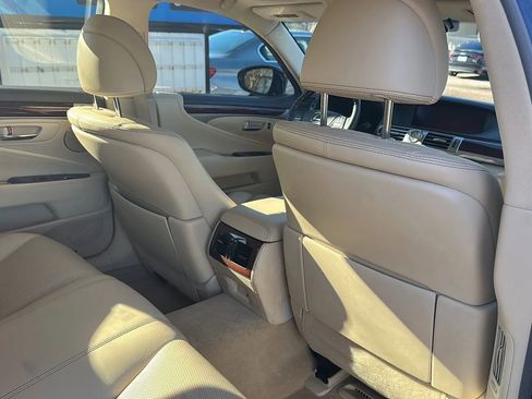 Used 2013 Lexus LS 460 image 22