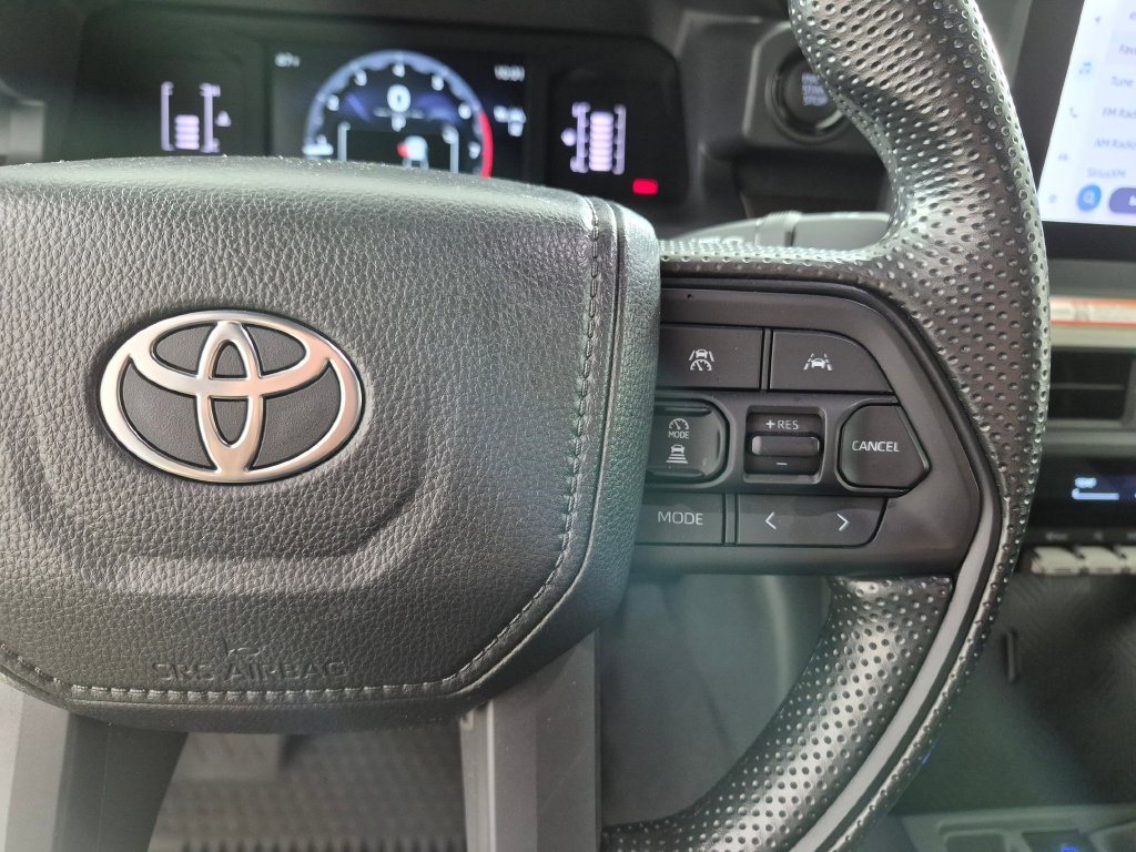 Used 2025 Toyota Tacoma SR5 AWD/4WD image 15