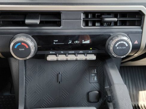 Used 2024 Toyota Tacoma SR RWD image 18