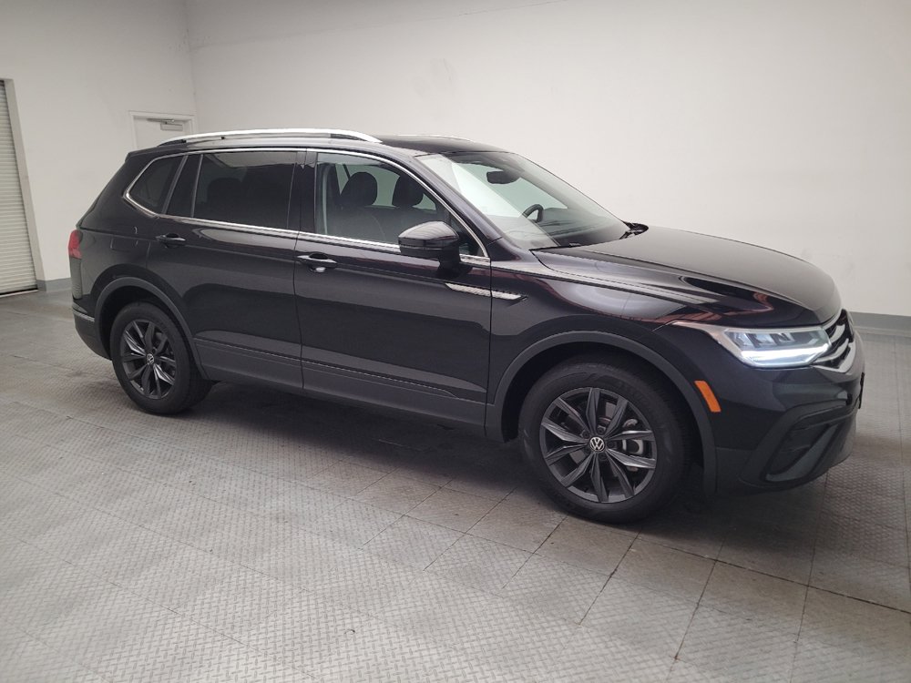 Used 2023 Volkswagen Tiguan SE w/ Panoramic Sunroof Package FWD image 11