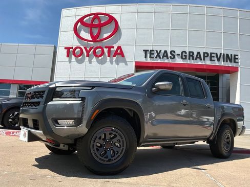 Used 2026 Nissan Frontier PRO-4X AWD/4WD image 2