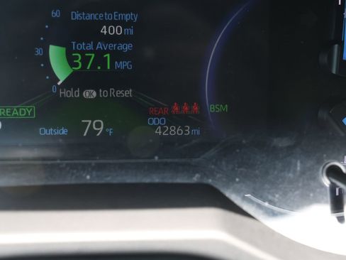 Used 2024 Toyota RAV4 LE AWD/4WD image 4