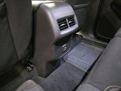 Used 2021 Chevrolet Equinox LT w/ Driver Convenience Package image 25