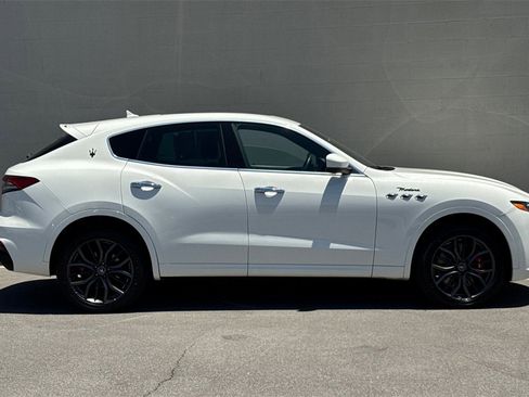 Used 2022 Maserati Levante Modena image 6