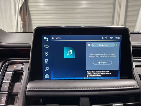 Used 2024 Chevrolet Suburban LT image 39