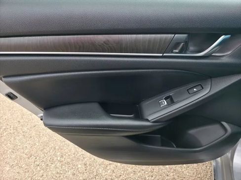 Used 2021 Honda Accord Touring image 33