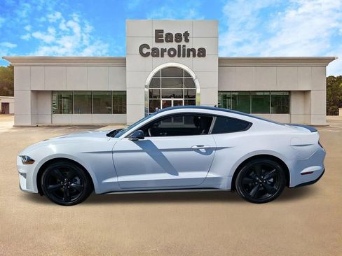 Used 2022 Ford Mustang Coupe w/ Black Accent Package RWD image 6