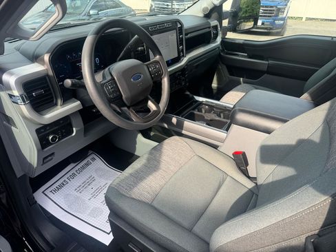 Used 2023 Ford F250 XLT w/ XLT Premium Package AWD/4WD image 11