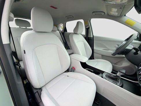 New 2026 Hyundai Kona SE image 14