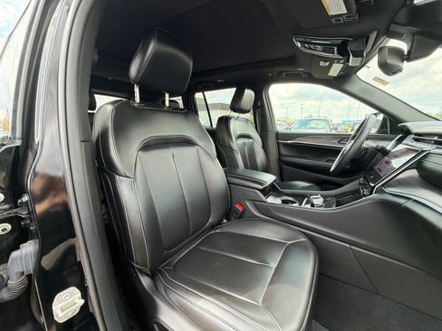 Used 2024 Jeep Grand Cherokee Limited AWD/4WD image 22