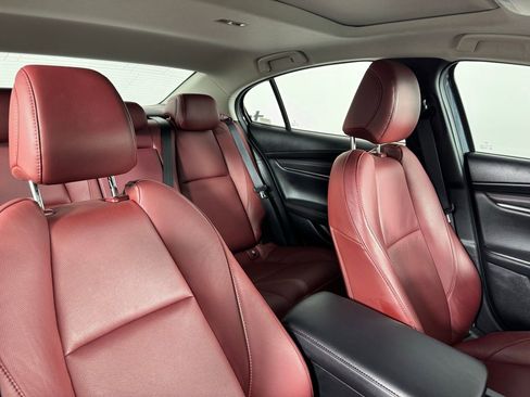 Used 2025 MAZDA MAZDA3 s image 31