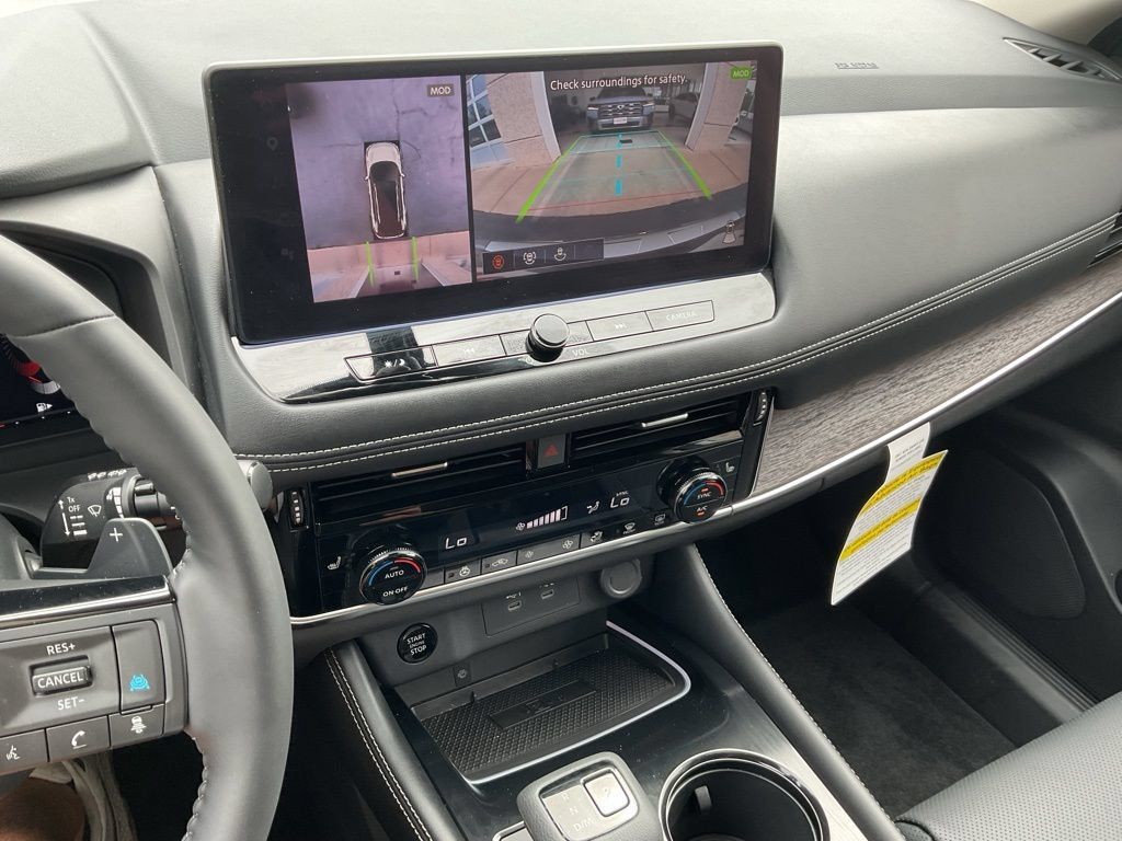 Used 2025 Nissan Rogue Platinum AWD/4WD image 15