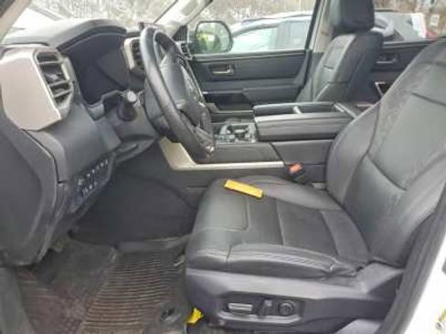 Used 2024 Toyota Tundra Limited AWD/4WD image 5