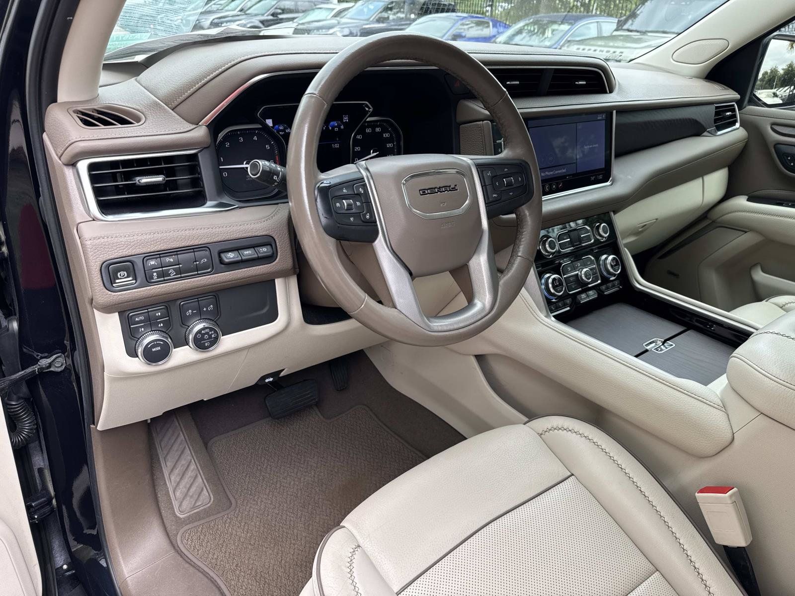 Used 2021 GMC Yukon Denali w/ Denali Premium Package AWD/4WD image 25