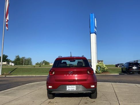 Used 2025 Hyundai Venue SEL FWD image 10