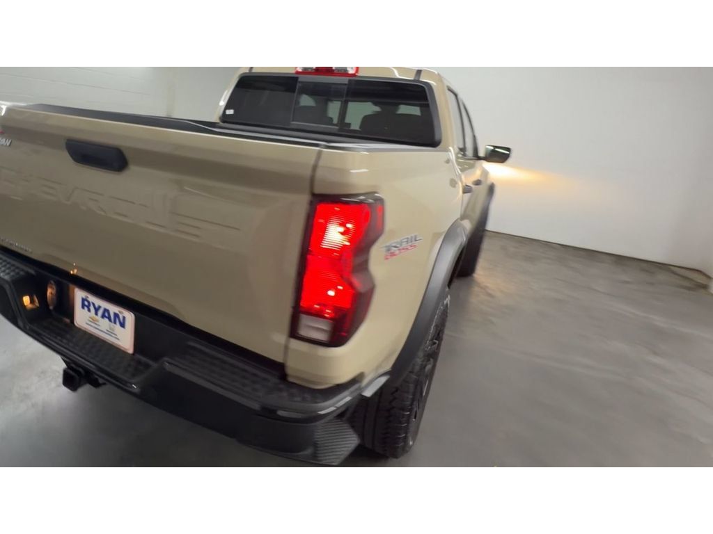 Certified 2024 Chevrolet Colorado Trail Boss w/ Technology Package AWD/4WD image 8