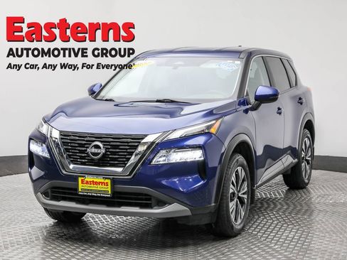 Used 2023 Nissan Rogue SV image 1