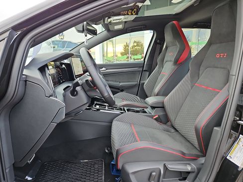 New 2026 Volkswagen GTI SE image 9