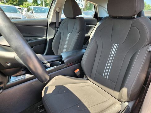 Certified 2023 Hyundai Elantra SEL w/ Convenience Package FWD image 7