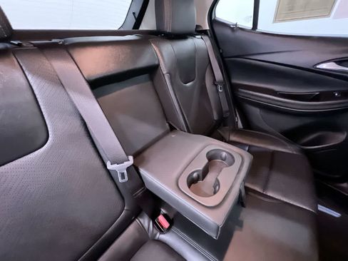 Used 2021 Buick Encore GX Essence FWD image 38