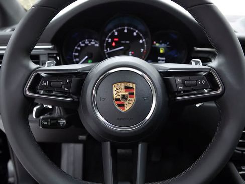 Certified 2026 Porsche Macan AWD/4WD image 14