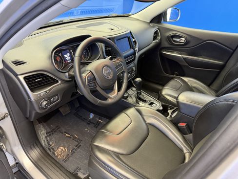 Used 2021 Jeep Cherokee Latitude Plus w/ Sun & Sound Group AWD/4WD image 11