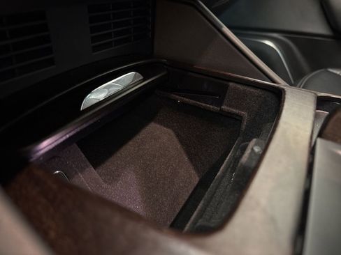 Used 2017 Maserati Levante w/ Luxury Package image 32