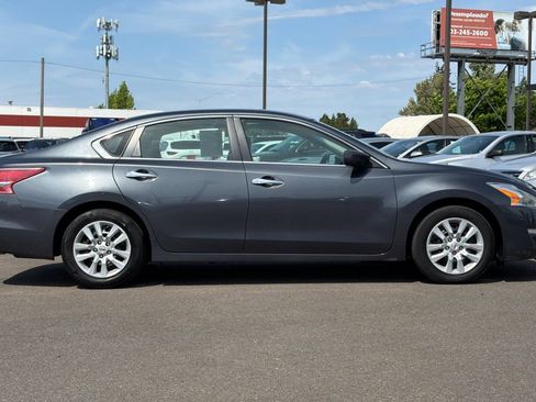 Used 2013 Nissan Altima 2.5 S FWD image 3