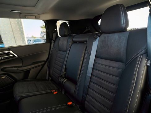 New 2026 Mitsubishi Outlander SE FWD image 30