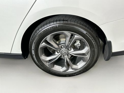 Used 2024 Honda Accord EX image 11