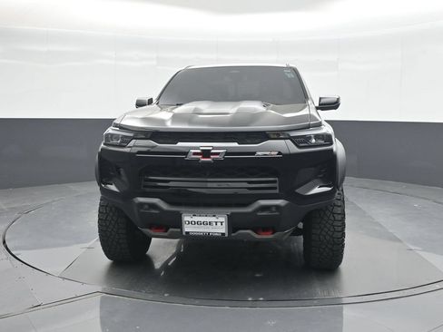 Used 2025 Chevrolet Colorado ZR2 w/ Technology Package AWD/4WD image 5