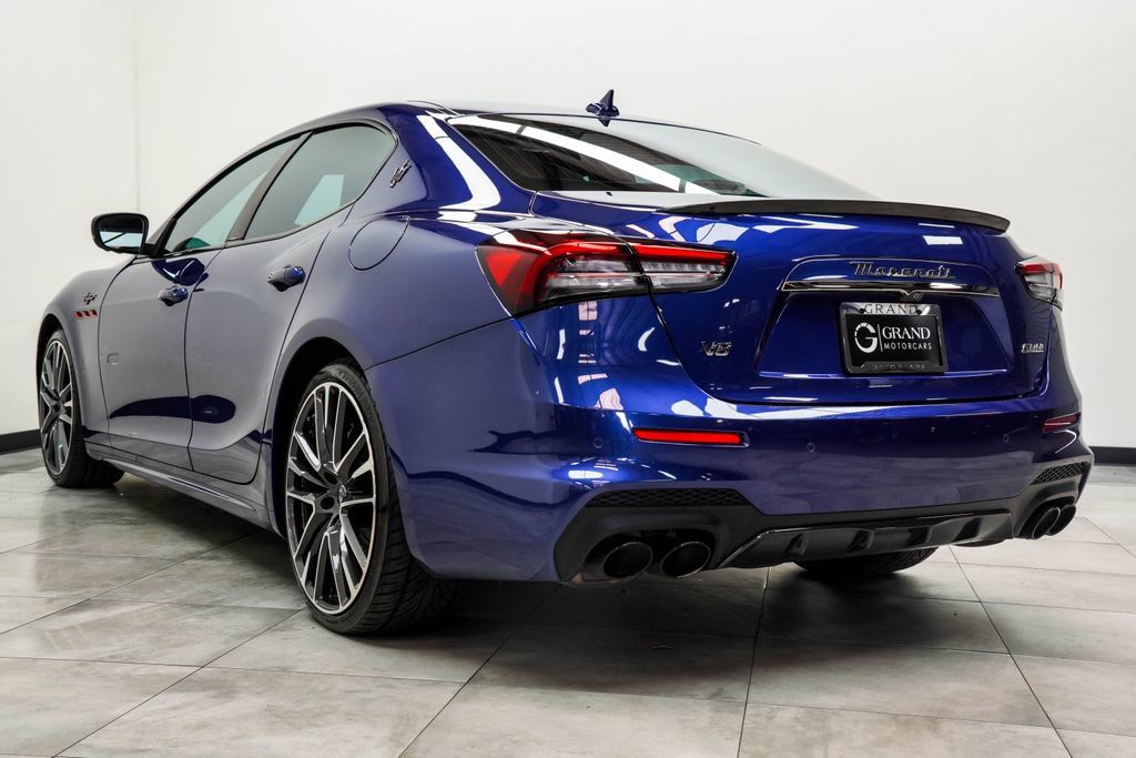 Used 2022 Maserati Ghibli Trofeo RWD image 11