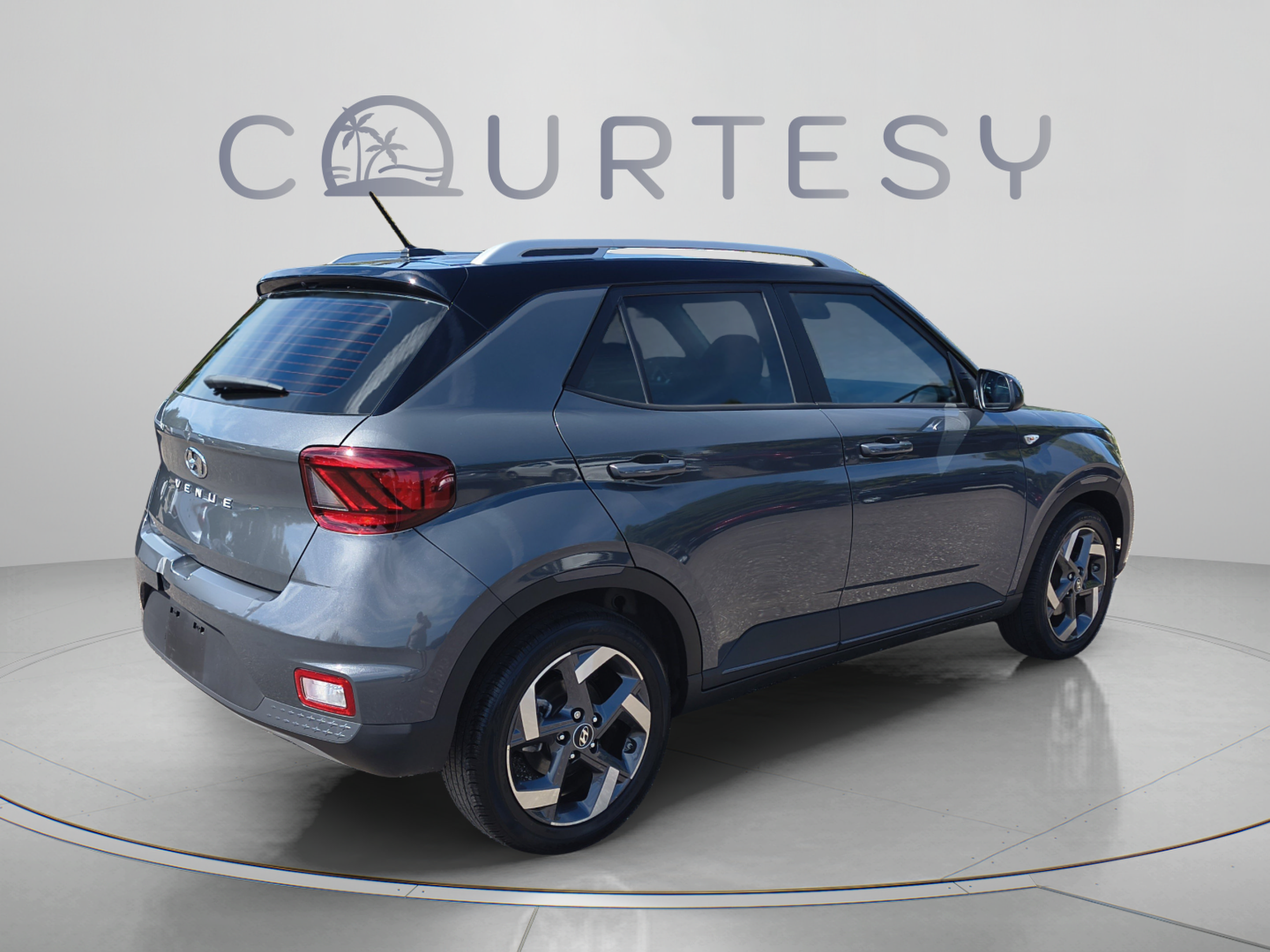 Certified 2024 Hyundai Venue Limited FWD image 5
