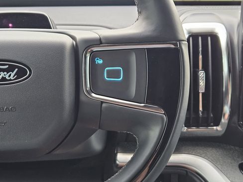 Used 2025 Ford Expedition Tremor image 30