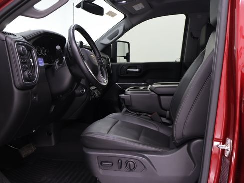 Used 2020 Chevrolet Silverado 2500 LTZ w/ Z71 Off-Road Package AWD/4WD image 8
