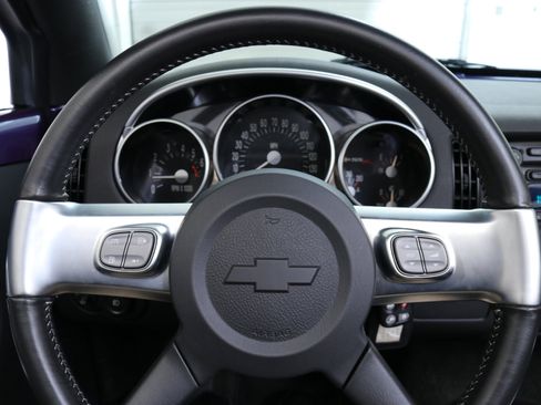 Used 2003 Chevrolet SSR w/ Preferred Equipment Group image 28