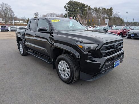 Used 2025 Toyota Tacoma SR5 image 8