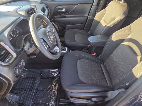 Used 2023 Jeep Renegade Latitude image 10