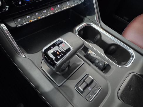 Certified 2025 GMC Sierra 1500 Denali Ultimate AWD/4WD image 26
