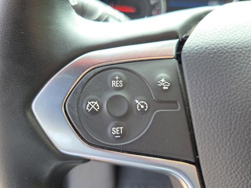 Used 2023 Chevrolet Traverse LT FWD image 24
