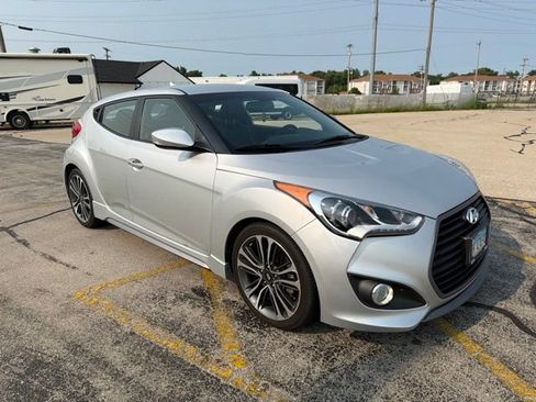 Used 2016 Hyundai Veloster Turbo FWD image 4