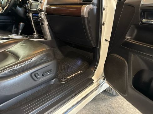 Used 2014 Toyota 4Runner Limited image 37