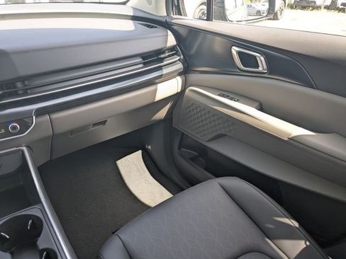 New 2026 Kia Carnival FWD image 18