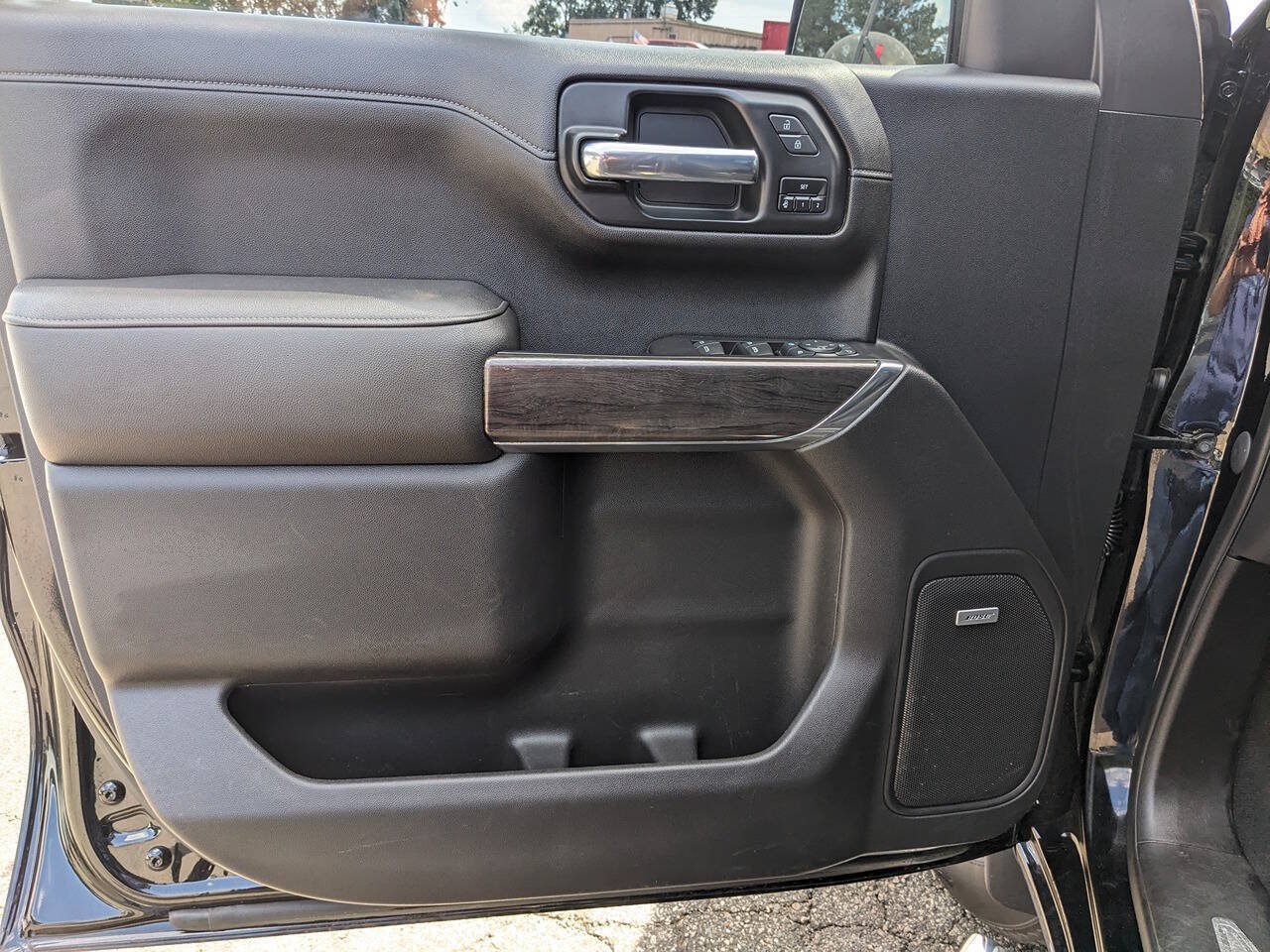 Used 2021 Chevrolet Silverado 1500 LTZ w/ LTZ Convenience Package II AWD/4WD image 13