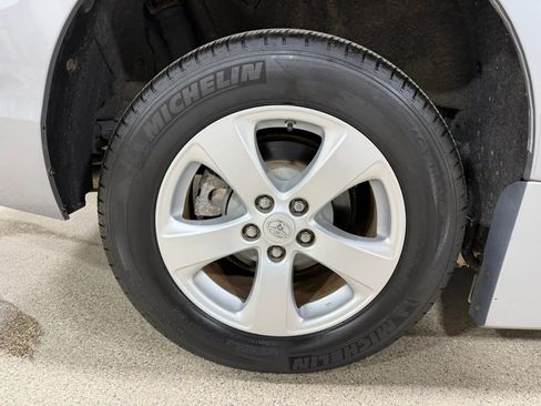 Used 2015 Toyota Sienna LE image 55