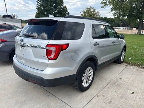 Used 2016 Ford Explorer 4WD image 3