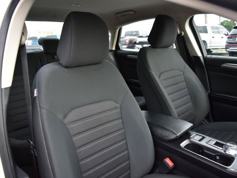Used 2020 Ford Fusion SE FWD image 25